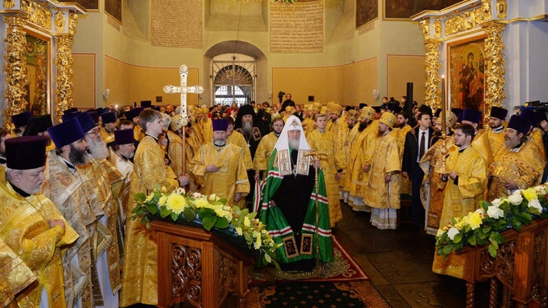 Патриарх Кирилл совершил в Донском монастыре торжественное богослужение в день 100-летия избрания святителя Тихона Патриархом